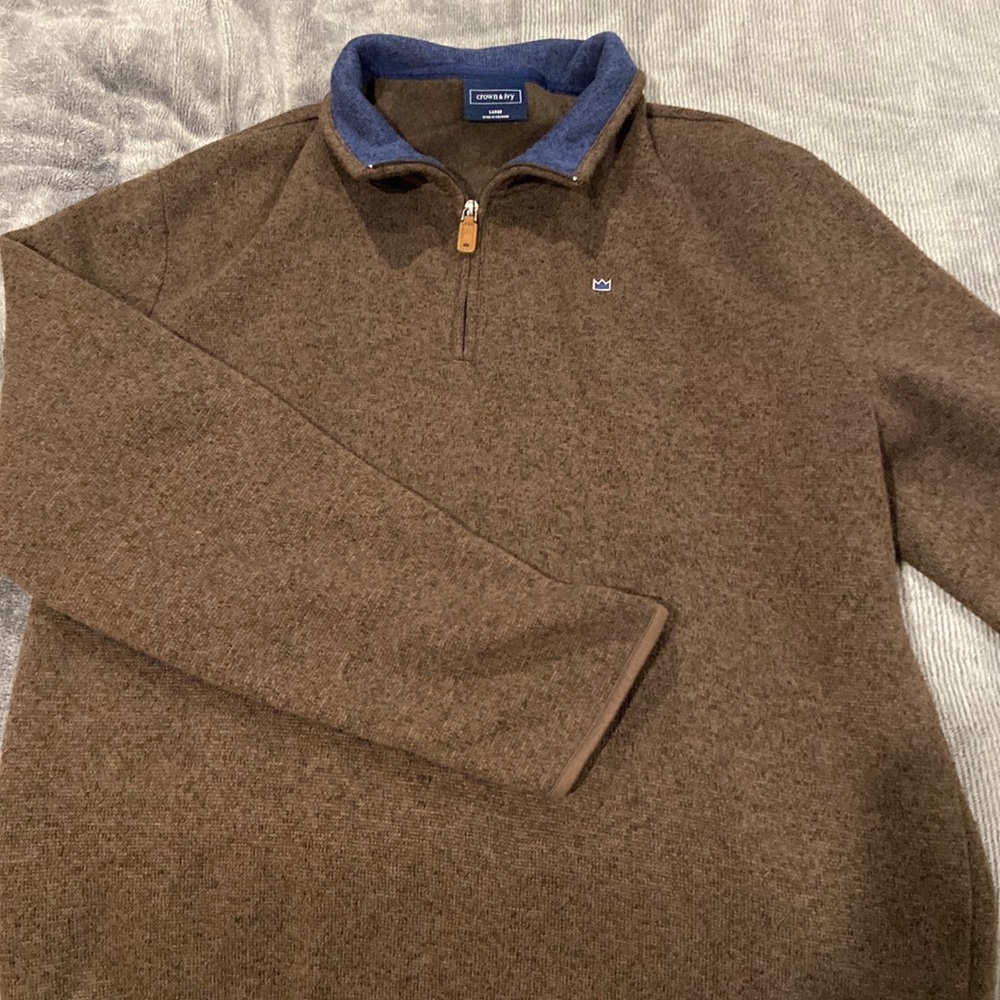 Crown and ivy zip up